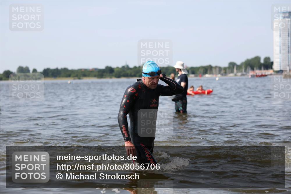 22.06.2025 - Viking Triathlon Michael Strokosch http://msf.ph/oto/8056706 22.06.2025 10:32:08 Schwimmen 63, 193, 207, 214, 226, 271, 449, 464, 488 meine-sportfotos.de
