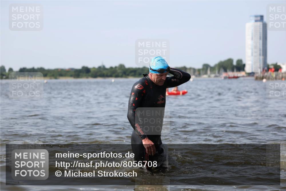 22.06.2025 - Viking Triathlon Michael Strokosch http://msf.ph/oto/8056708 22.06.2025 10:32:09 Schwimmen 63, 193, 207, 214, 226, 271, 449, 464, 488 meine-sportfotos.de