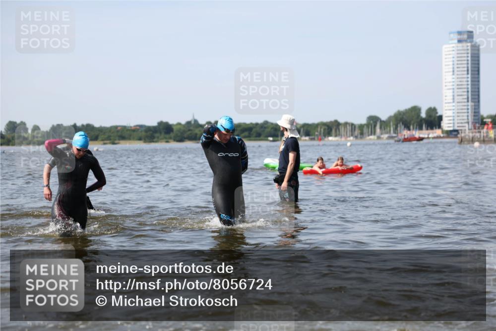 22.06.2025 - Viking Triathlon Michael Strokosch http://msf.ph/oto/8056724 22.06.2025 10:32:15 Schwimmen 53, 147, 173, 193, 207, 214, 226, 271, 461, 464, 488 meine-sportfotos.de