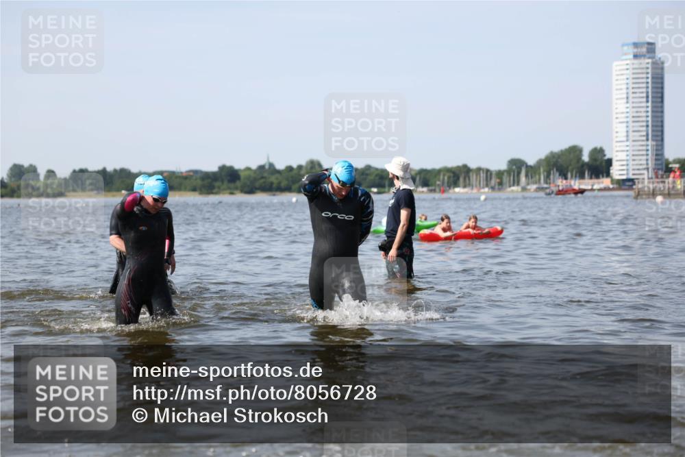 22.06.2025 - Viking Triathlon Michael Strokosch http://msf.ph/oto/8056728 22.06.2025 10:32:16 Schwimmen 53, 147, 173, 193, 207, 214, 226, 271, 461, 464 meine-sportfotos.de