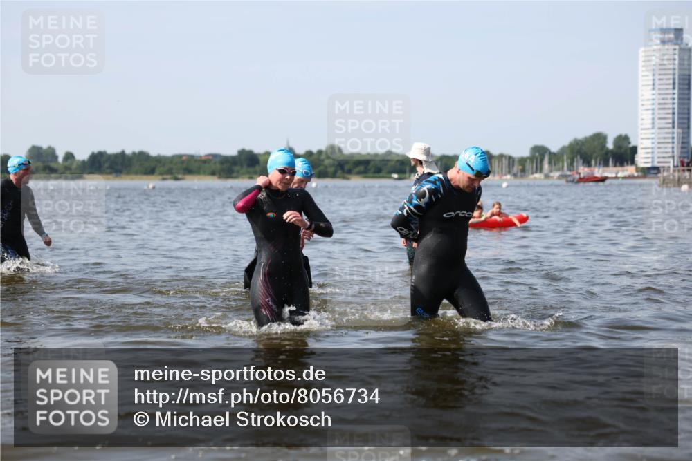 22.06.2025 - Viking Triathlon Michael Strokosch http://msf.ph/oto/8056734 22.06.2025 10:32:17 Schwimmen 53, 147, 173, 193, 207, 214, 271, 461 meine-sportfotos.de