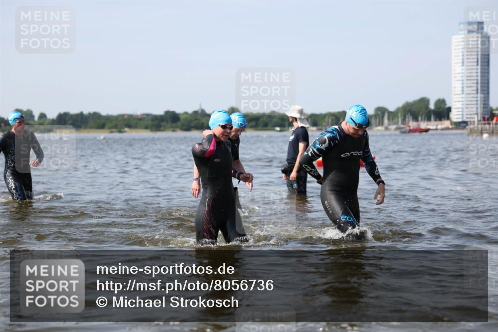 22.06.2025 - Viking Triathlon Michael Strokosch http://msf.ph/oto/8056736 22.06.2025 10:32:17 Schwimmen 53, 147, 173, 193, 207, 214, 271, 461 meine-sportfotos.de