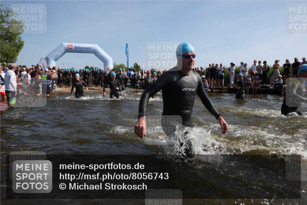 22.06.2025 - Viking Triathlon Michael Strokosch http://msf.ph/oto/8056743 22.06.2025 10:05:35 Schwimmen 22, 65, 83, 150, 167, 181, 210, 361, 439, 462, 511, 538, 553, 603, 654 meine-sportfotos.de