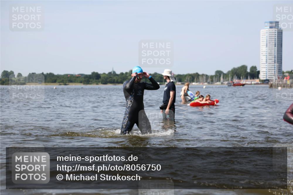 22.06.2025 - Viking Triathlon Michael Strokosch http://msf.ph/oto/8056750 22.06.2025 10:32:20 Schwimmen 53, 147, 170, 173, 207, 214, 461, 492 meine-sportfotos.de