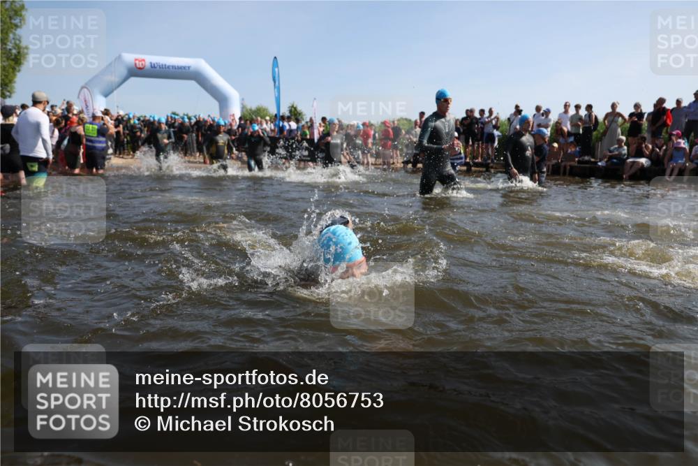 22.06.2025 - Viking Triathlon Michael Strokosch http://msf.ph/oto/8056753 22.06.2025 10:05:40 Schwimmen 22, 65, 83, 135, 194, 210, 361, 379, 439, 462, 511, 517, 553, 603, 653 meine-sportfotos.de