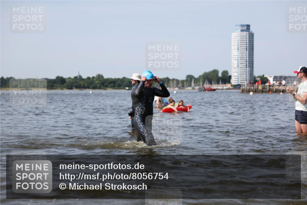 22.06.2025 - Viking Triathlon Michael Strokosch http://msf.ph/oto/8056754 22.06.2025 10:32:21 Schwimmen 53, 147, 170, 173, 207, 214, 461, 492 meine-sportfotos.de