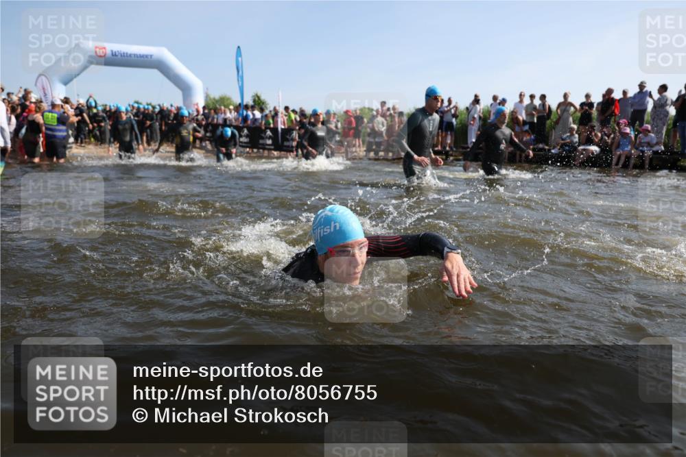 22.06.2025 - Viking Triathlon Michael Strokosch http://msf.ph/oto/8056755 22.06.2025 10:05:40 Schwimmen 22, 65, 83, 135, 194, 210, 361, 379, 439, 462, 511, 517, 553, 603, 653 meine-sportfotos.de