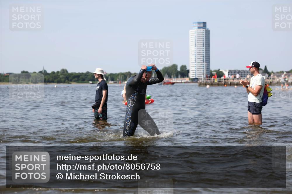 22.06.2025 - Viking Triathlon Michael Strokosch http://msf.ph/oto/8056758 22.06.2025 10:32:21 Schwimmen 53, 147, 170, 173, 207, 214, 461, 492 meine-sportfotos.de