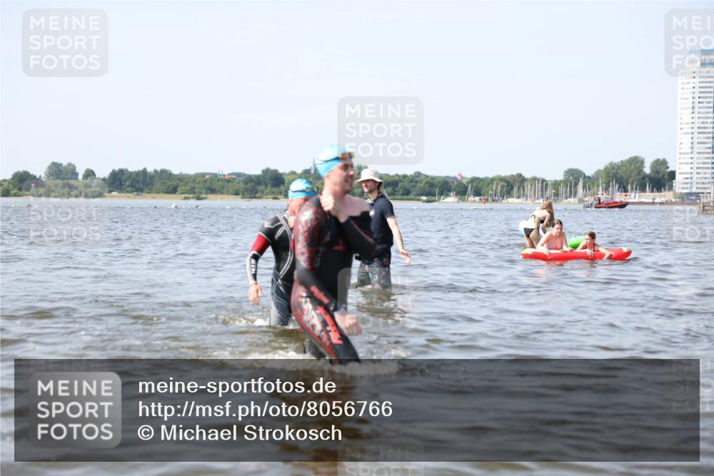 22.06.2025 - Viking Triathlon Michael Strokosch http://msf.ph/oto/8056766 22.06.2025 10:32:27 Schwimmen 53, 80, 147, 170, 173, 461, 492 meine-sportfotos.de