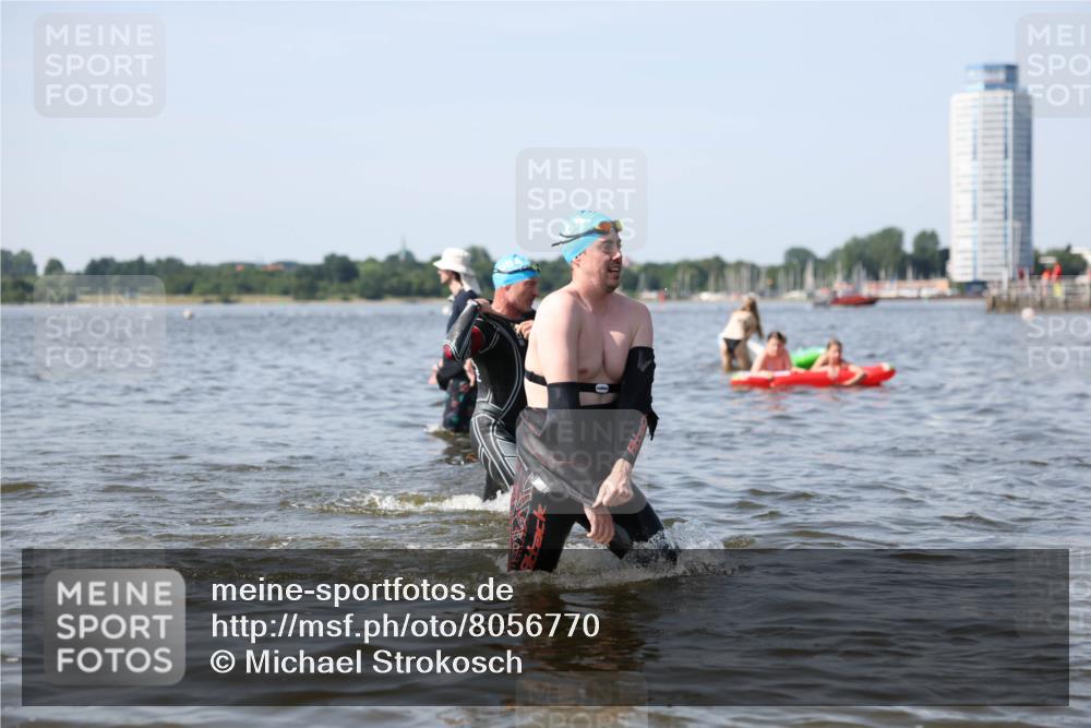 22.06.2025 - Viking Triathlon Michael Strokosch http://msf.ph/oto/8056770 22.06.2025 10:32:27 Schwimmen 53, 80, 147, 170, 173, 461, 492 meine-sportfotos.de
