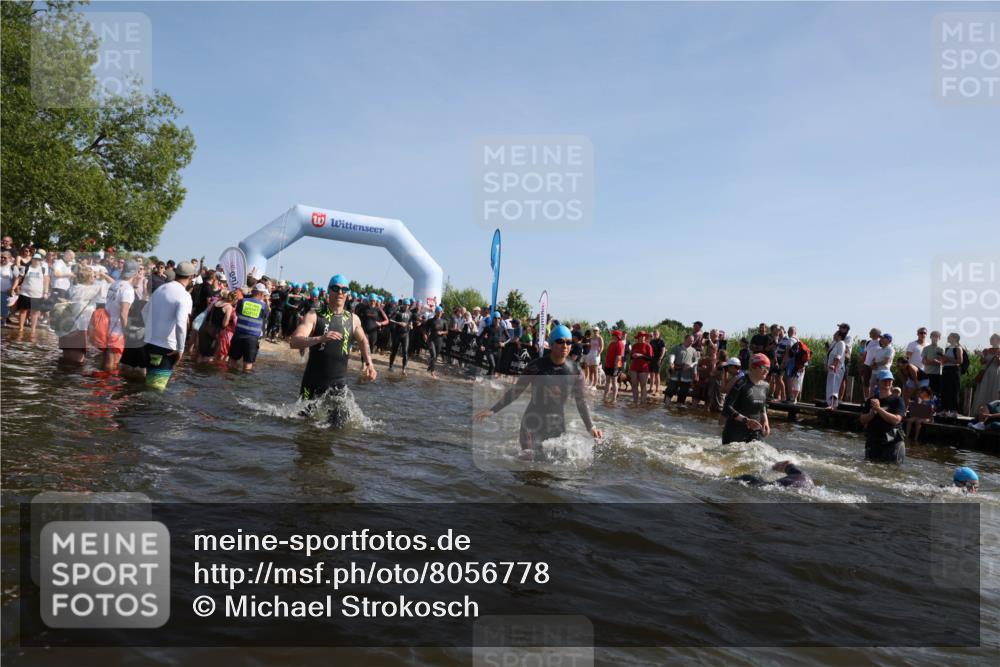 22.06.2025 - Viking Triathlon Michael Strokosch http://msf.ph/oto/8056778 22.06.2025 10:05:53 Schwimmen 68, 128, 211, 275, 397, 441, 442, 465, 530, 633 meine-sportfotos.de