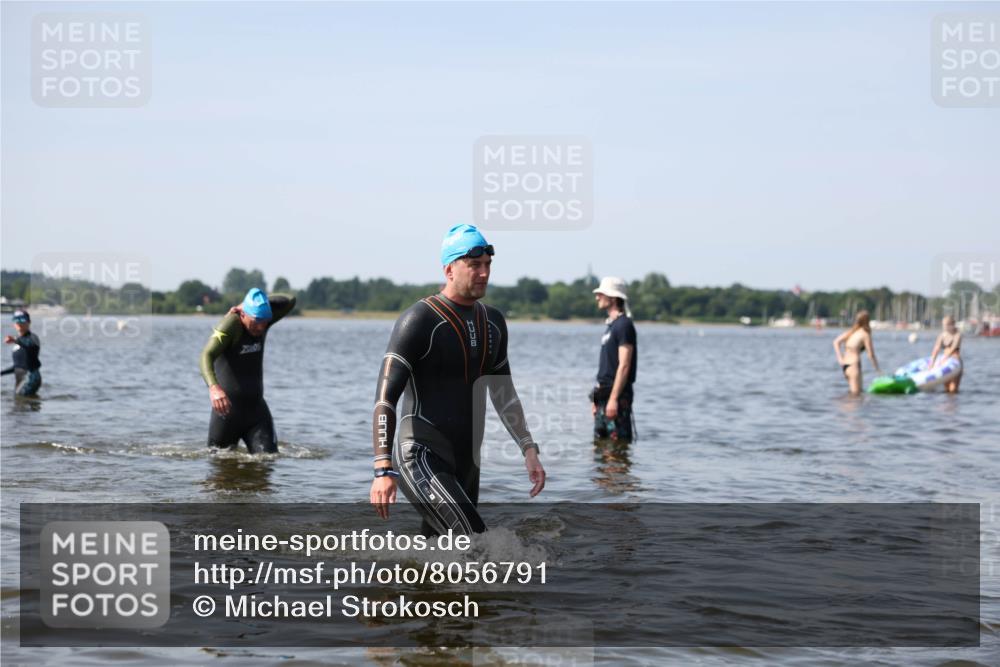 22.06.2025 - Viking Triathlon Michael Strokosch http://msf.ph/oto/8056791 22.06.2025 10:32:34 Schwimmen 53, 80, 170, 208, 278, 492 meine-sportfotos.de