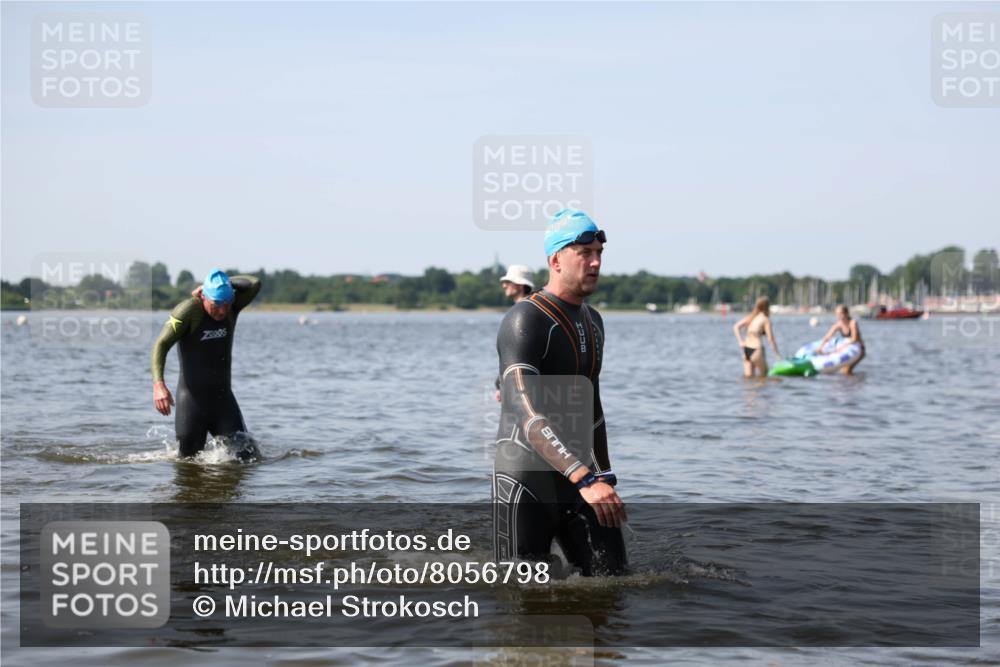 22.06.2025 - Viking Triathlon Michael Strokosch http://msf.ph/oto/8056798 22.06.2025 10:32:35 Schwimmen 80, 170, 208, 278, 492, 554 meine-sportfotos.de
