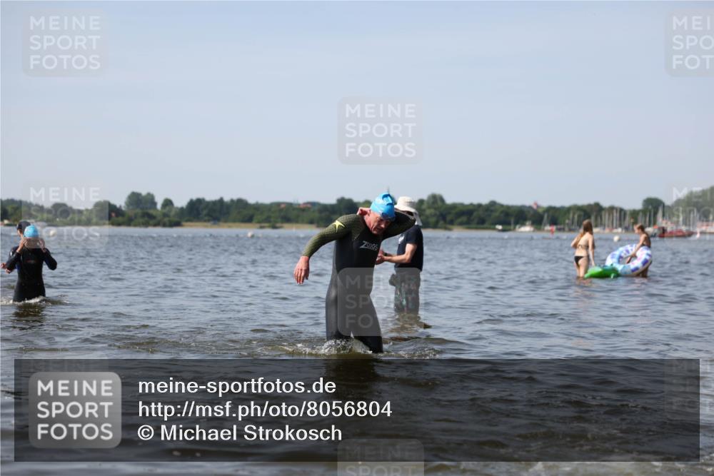 22.06.2025 - Viking Triathlon Michael Strokosch http://msf.ph/oto/8056804 22.06.2025 10:32:37 Schwimmen 80, 170, 208, 278, 492, 554 meine-sportfotos.de