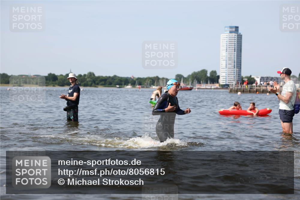 22.06.2025 - Viking Triathlon Michael Strokosch http://msf.ph/oto/8056815 22.06.2025 10:32:42 Schwimmen 80, 208, 278, 554 meine-sportfotos.de