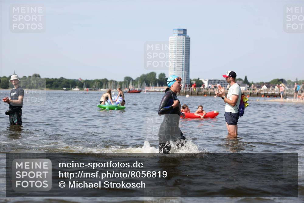 22.06.2025 - Viking Triathlon Michael Strokosch http://msf.ph/oto/8056819 22.06.2025 10:32:42 Schwimmen 80, 208, 278, 554 meine-sportfotos.de