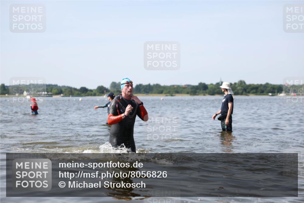 22.06.2025 - Viking Triathlon Michael Strokosch http://msf.ph/oto/8056826 22.06.2025 10:32:44 Schwimmen 80, 208, 278, 554 meine-sportfotos.de