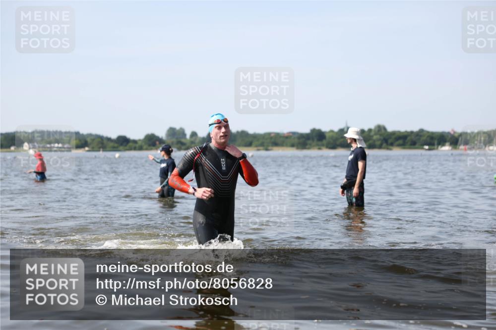 22.06.2025 - Viking Triathlon Michael Strokosch http://msf.ph/oto/8056828 22.06.2025 10:32:45 Schwimmen 80, 208, 278, 554 meine-sportfotos.de