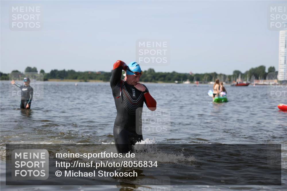 22.06.2025 - Viking Triathlon Michael Strokosch http://msf.ph/oto/8056834 22.06.2025 10:32:45 Schwimmen 80, 208, 278, 554 meine-sportfotos.de