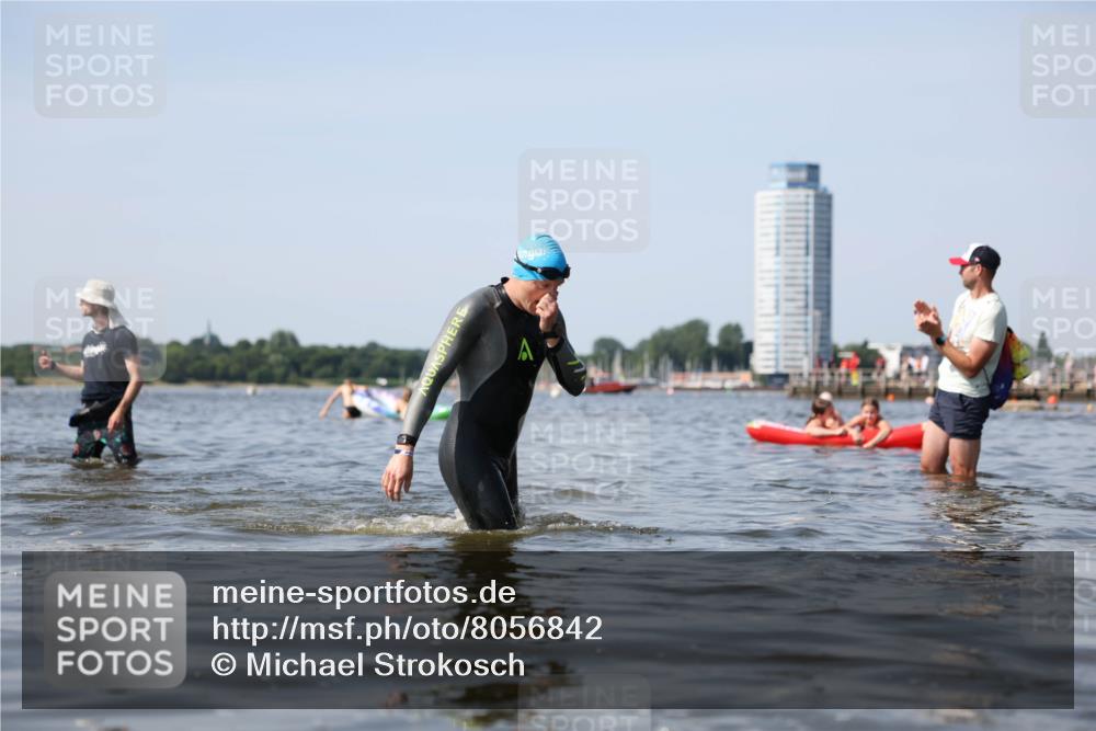 22.06.2025 - Viking Triathlon Michael Strokosch http://msf.ph/oto/8056842 22.06.2025 10:32:56 Schwimmen 91, 113, 287, 399, 554 meine-sportfotos.de