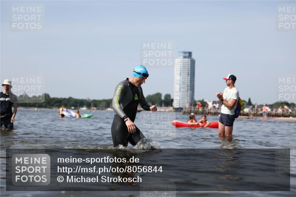 22.06.2025 - Viking Triathlon Michael Strokosch http://msf.ph/oto/8056844 22.06.2025 10:32:56 Schwimmen 91, 113, 287, 399, 554 meine-sportfotos.de