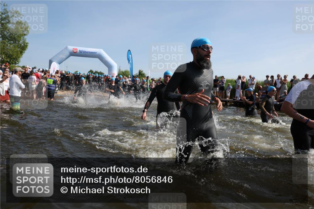 22.06.2025 - Viking Triathlon Michael Strokosch http://msf.ph/oto/8056846 22.06.2025 10:06:19 Schwimmen 18, 24, 39, 41, 60, 84, 110, 117, 153, 191, 266, 298, 325, 385, 440, 446, 487, 535 meine-sportfotos.de
