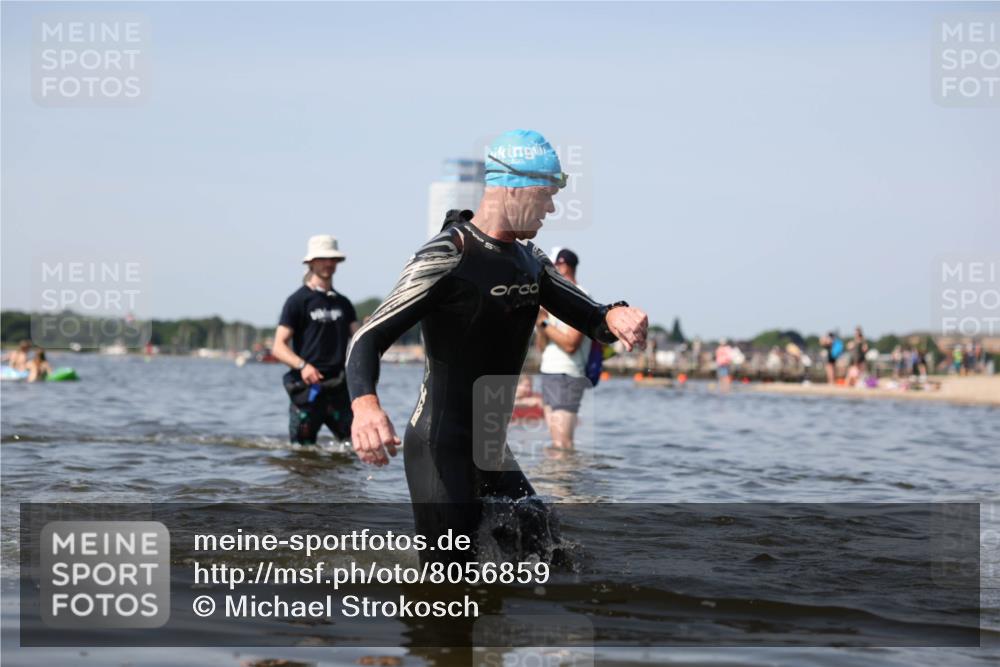 22.06.2025 - Viking Triathlon Michael Strokosch http://msf.ph/oto/8056859 22.06.2025 10:33:00 Schwimmen 91, 113, 287, 399 meine-sportfotos.de