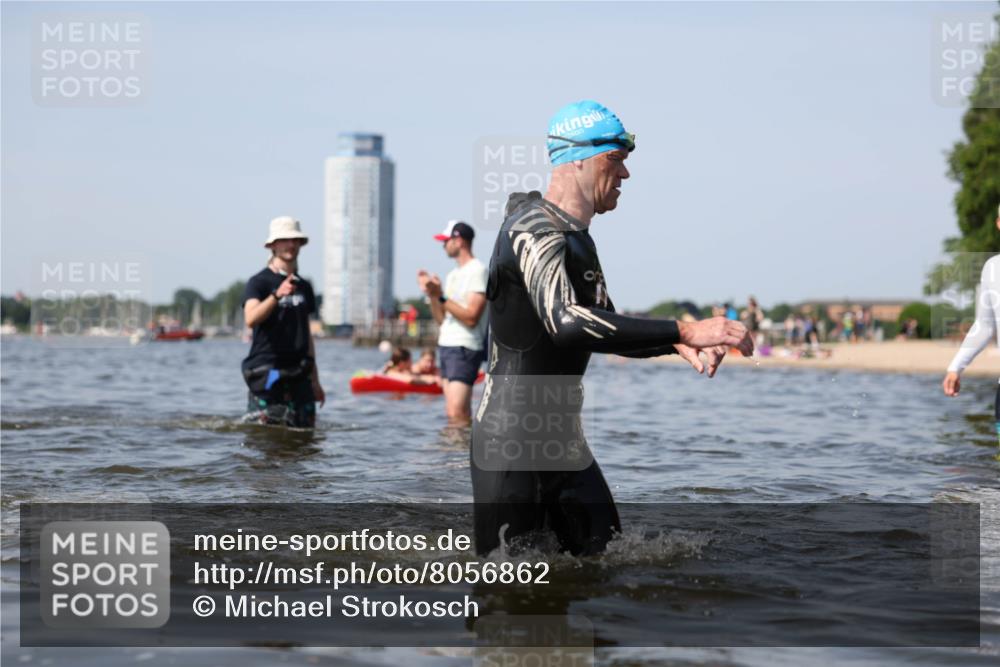 22.06.2025 - Viking Triathlon Michael Strokosch http://msf.ph/oto/8056862 22.06.2025 10:33:00 Schwimmen 91, 113, 287, 399 meine-sportfotos.de