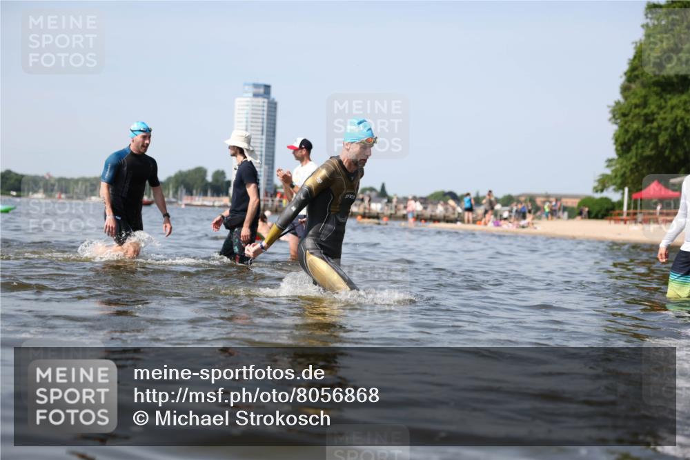 22.06.2025 - Viking Triathlon Michael Strokosch http://msf.ph/oto/8056868 22.06.2025 10:33:04 Schwimmen 91, 113, 287, 399 meine-sportfotos.de