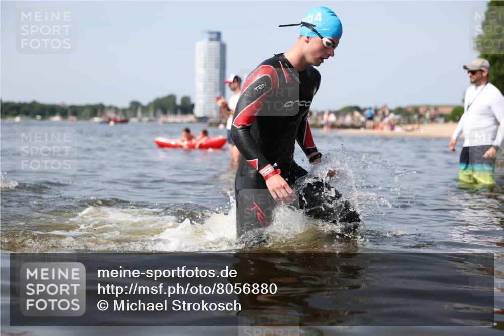 22.06.2025 - Viking Triathlon Michael Strokosch http://msf.ph/oto/8056880 22.06.2025 10:33:18 Schwimmen 28, 300, 387, 524, 608 meine-sportfotos.de