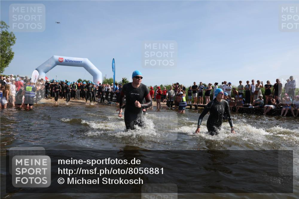 22.06.2025 - Viking Triathlon Michael Strokosch http://msf.ph/oto/8056881 22.06.2025 10:06:28 Schwimmen 18, 24, 36, 117, 153, 168, 186, 192, 261, 298, 385, 450, 487, 535, 606 meine-sportfotos.de