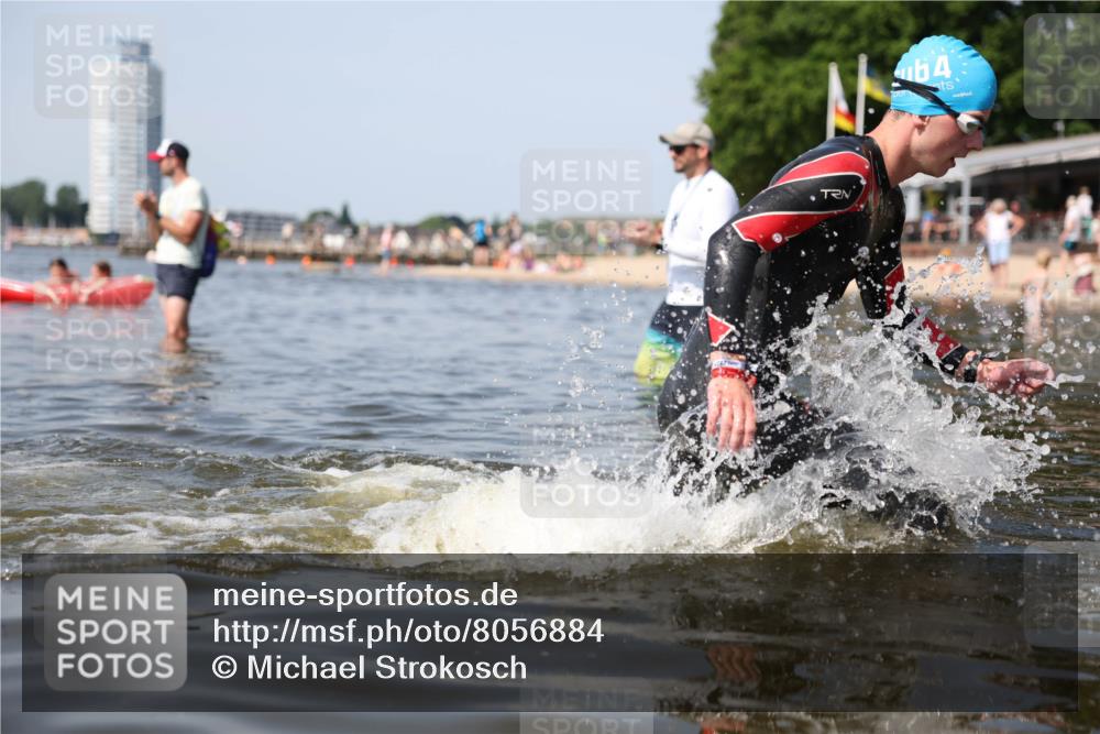 22.06.2025 - Viking Triathlon Michael Strokosch http://msf.ph/oto/8056884 22.06.2025 10:33:19 Schwimmen 28, 300, 387, 524, 608 meine-sportfotos.de