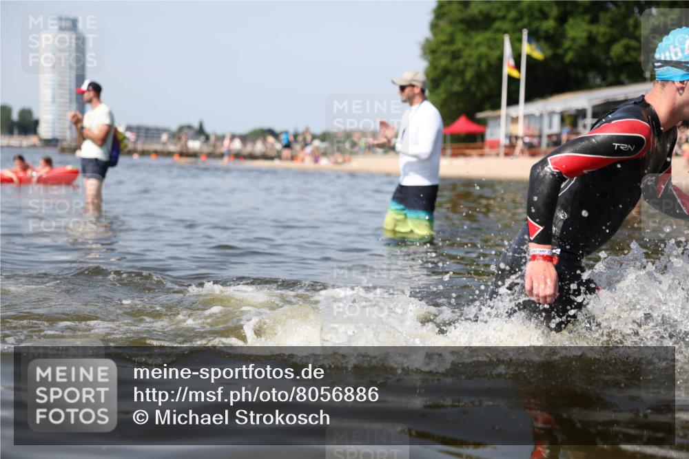 22.06.2025 - Viking Triathlon Michael Strokosch http://msf.ph/oto/8056886 22.06.2025 10:33:19 Schwimmen 28, 300, 387, 524, 608 meine-sportfotos.de