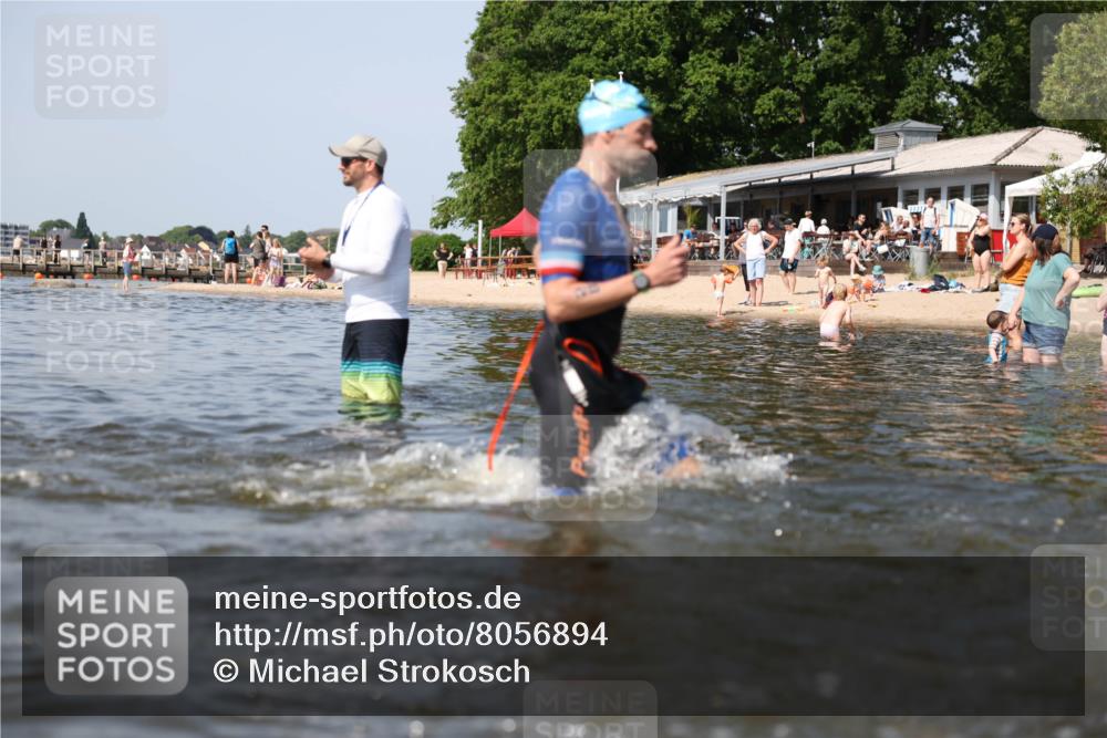22.06.2025 - Viking Triathlon Michael Strokosch http://msf.ph/oto/8056894 22.06.2025 10:33:22 Schwimmen 28, 38, 300, 382, 387, 522, 524, 608 meine-sportfotos.de