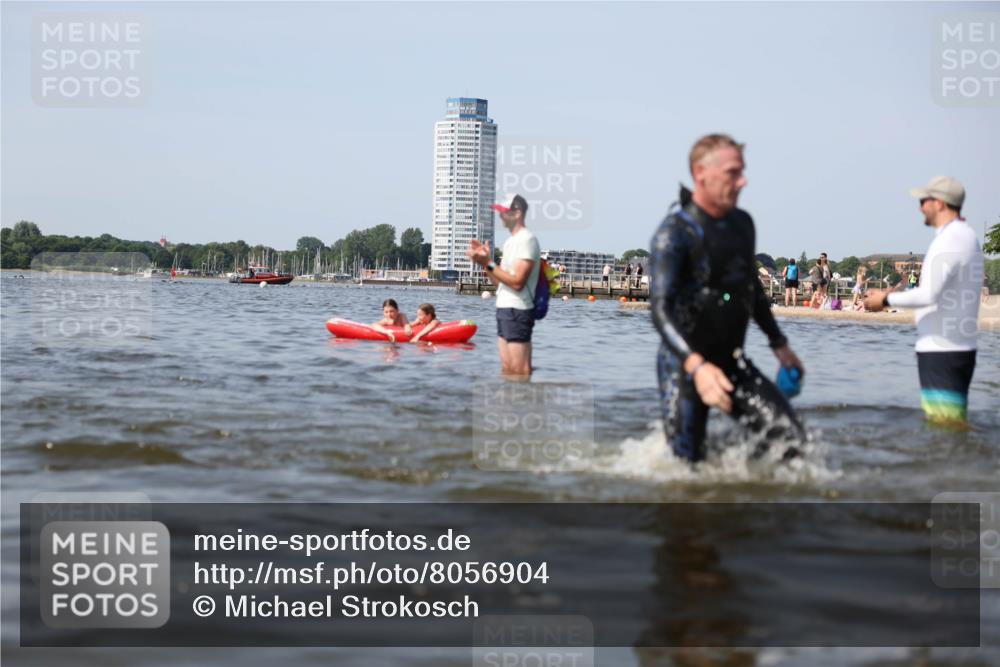 22.06.2025 - Viking Triathlon Michael Strokosch http://msf.ph/oto/8056904 22.06.2025 10:33:25 Schwimmen 28, 38, 300, 382, 387, 522, 524, 608 meine-sportfotos.de