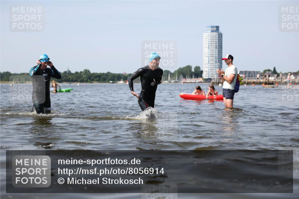22.06.2025 - Viking Triathlon Michael Strokosch http://msf.ph/oto/8056914 22.06.2025 10:33:28 Schwimmen 28, 38, 300, 348, 382, 522, 524, 608 meine-sportfotos.de