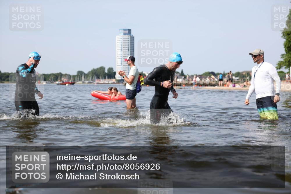 22.06.2025 - Viking Triathlon Michael Strokosch http://msf.ph/oto/8056926 22.06.2025 10:33:29 Schwimmen 28, 38, 255, 300, 304, 348, 382, 457, 522, 524, 608 meine-sportfotos.de