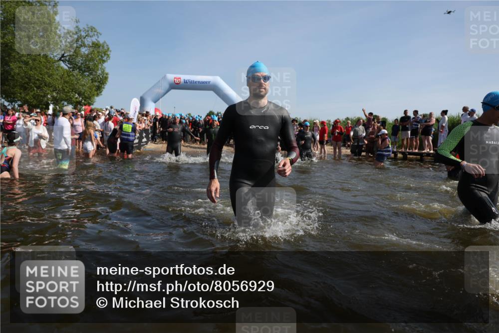 22.06.2025 - Viking Triathlon Michael Strokosch http://msf.ph/oto/8056929 22.06.2025 10:06:41 Schwimmen 44, 74, 93, 109, 159, 165, 205, 217, 219, 257, 282, 358, 376, 501, 625 meine-sportfotos.de