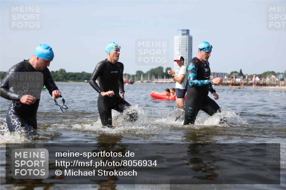 22.06.2025 - Viking Triathlon Michael Strokosch http://msf.ph/oto/8056934 22.06.2025 10:33:31 Schwimmen 28, 38, 255, 300, 304, 348, 382, 457, 522, 524, 608 meine-sportfotos.de
