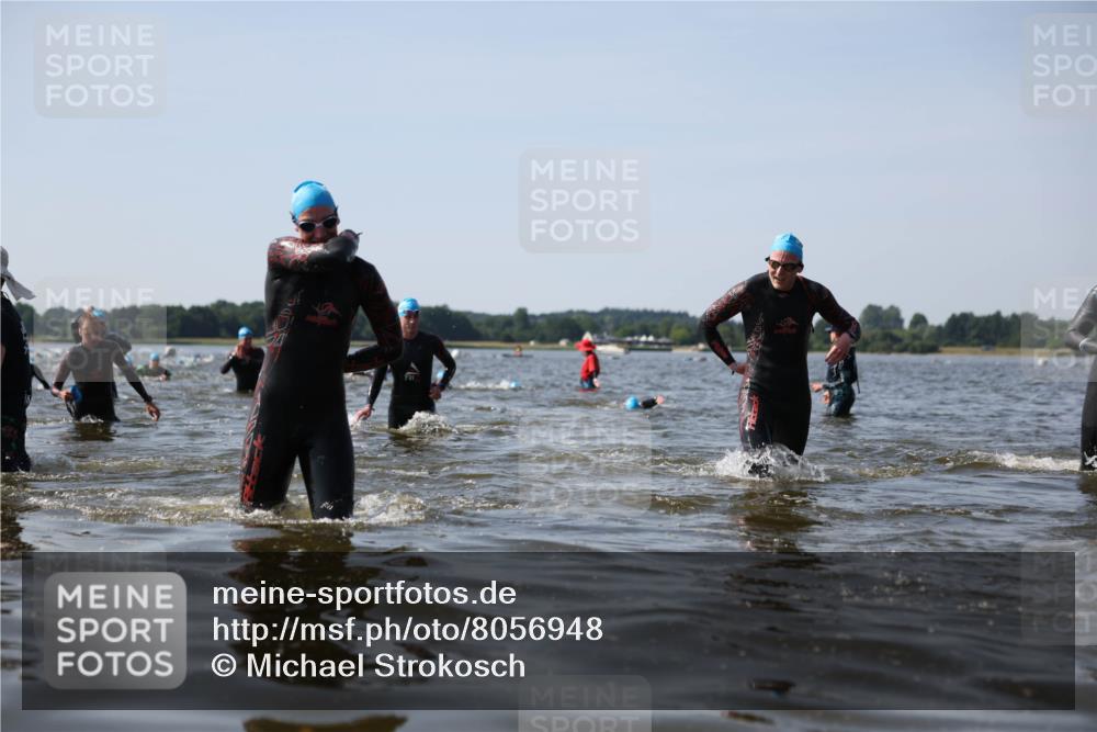 22.06.2025 - Viking Triathlon Michael Strokosch http://msf.ph/oto/8056948 22.06.2025 10:33:34 Schwimmen 5, 38, 255, 300, 304, 348, 382, 457, 522, 524 meine-sportfotos.de