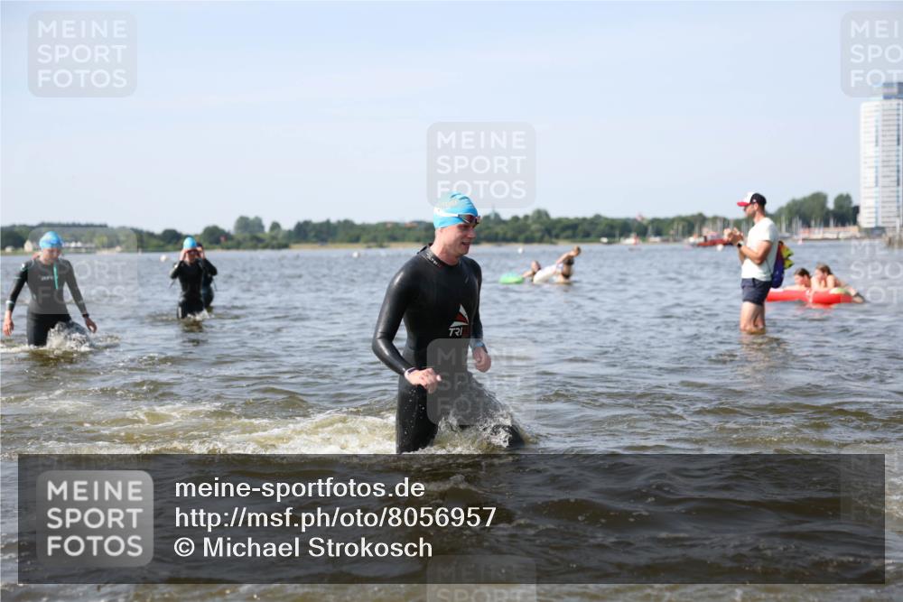 22.06.2025 - Viking Triathlon Michael Strokosch http://msf.ph/oto/8056957 22.06.2025 10:33:40 Schwimmen 5, 38, 50, 149, 242, 255, 304, 348, 382, 438, 457, 522 meine-sportfotos.de