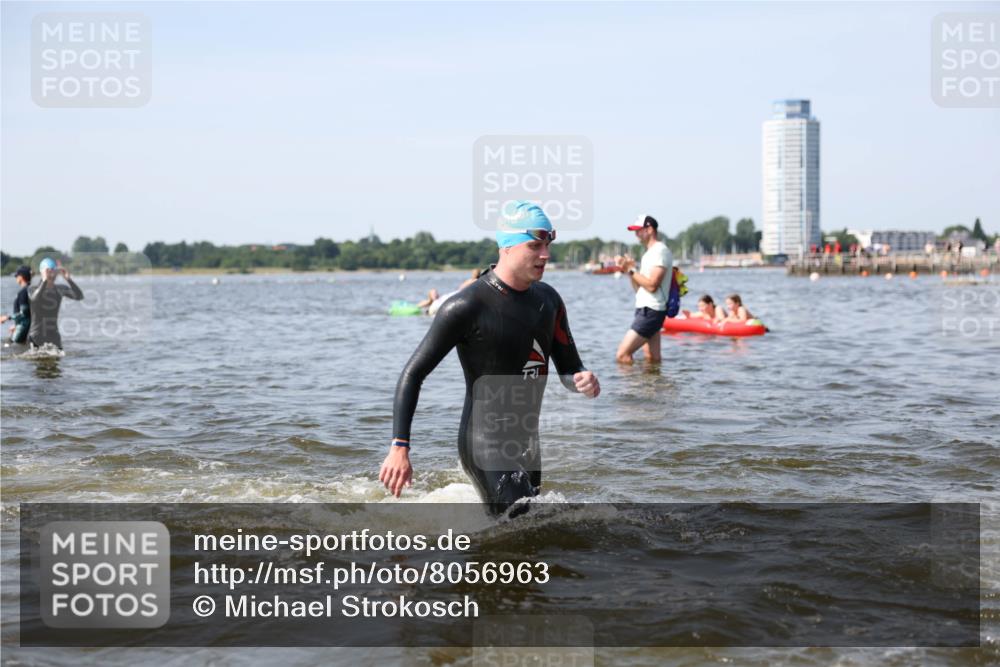 22.06.2025 - Viking Triathlon Michael Strokosch http://msf.ph/oto/8056963 22.06.2025 10:33:40 Schwimmen 5, 38, 50, 149, 242, 255, 304, 348, 382, 438, 457, 522 meine-sportfotos.de