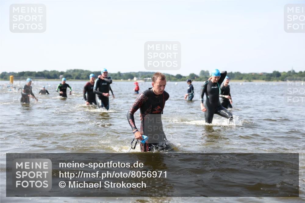 22.06.2025 - Viking Triathlon Michael Strokosch http://msf.ph/oto/8056971 22.06.2025 10:33:42 Schwimmen 5, 50, 149, 229, 242, 255, 304, 348, 382, 438, 457, 522 meine-sportfotos.de