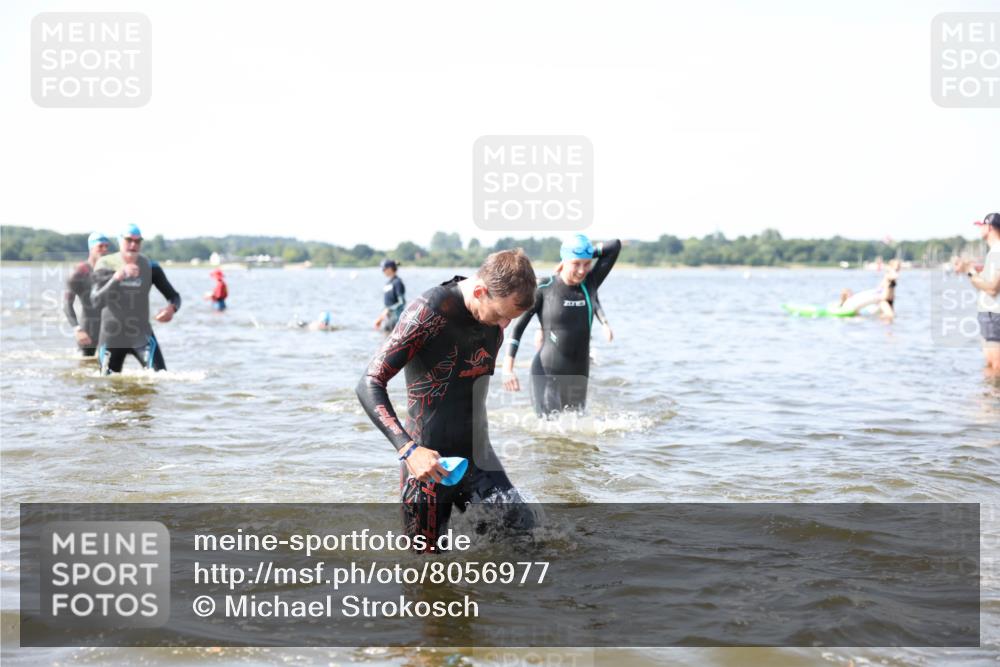 22.06.2025 - Viking Triathlon Michael Strokosch http://msf.ph/oto/8056977 22.06.2025 10:33:43 Schwimmen 5, 50, 149, 229, 242, 255, 304, 348, 349, 438, 457, 522 meine-sportfotos.de