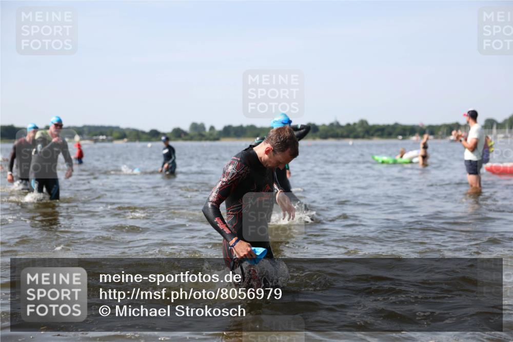 22.06.2025 - Viking Triathlon Michael Strokosch http://msf.ph/oto/8056979 22.06.2025 10:33:44 Schwimmen 5, 50, 149, 229, 242, 255, 304, 348, 349, 438, 457 meine-sportfotos.de