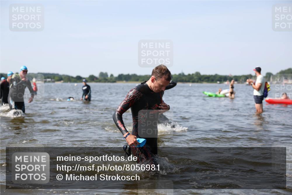 22.06.2025 - Viking Triathlon Michael Strokosch http://msf.ph/oto/8056981 22.06.2025 10:33:44 Schwimmen 5, 50, 149, 229, 242, 255, 304, 348, 349, 438, 457 meine-sportfotos.de