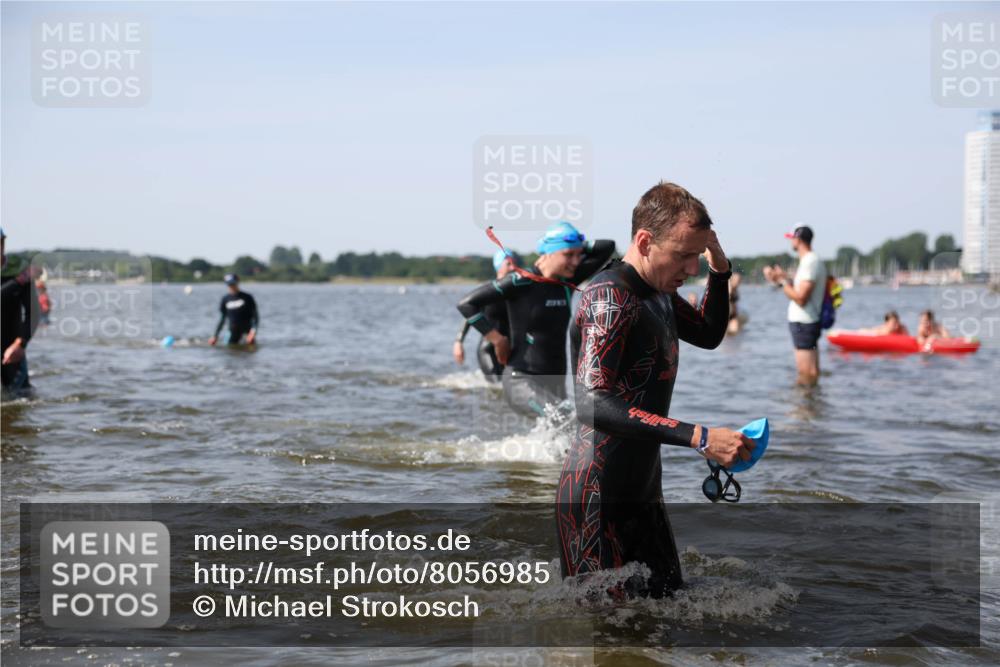 22.06.2025 - Viking Triathlon Michael Strokosch http://msf.ph/oto/8056985 22.06.2025 10:33:44 Schwimmen 5, 50, 149, 229, 242, 255, 304, 348, 349, 438, 457 meine-sportfotos.de