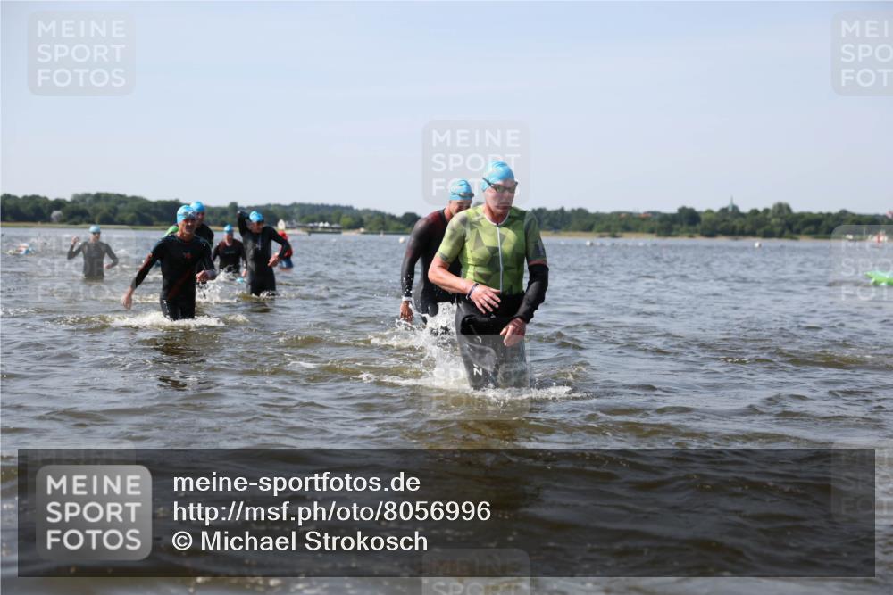 22.06.2025 - Viking Triathlon Michael Strokosch http://msf.ph/oto/8056996 22.06.2025 10:33:47 Schwimmen 5, 50, 75, 149, 184, 229, 242, 255, 304, 348, 349, 438, 457 meine-sportfotos.de
