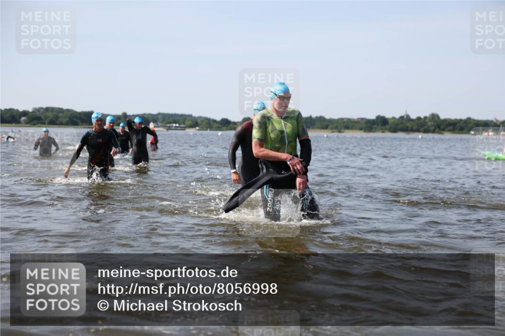 22.06.2025 - Viking Triathlon Michael Strokosch http://msf.ph/oto/8056998 22.06.2025 10:33:47 Schwimmen 5, 50, 75, 149, 184, 229, 242, 255, 304, 348, 349, 438, 457 meine-sportfotos.de