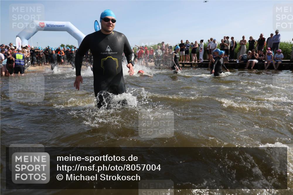 22.06.2025 - Viking Triathlon Michael Strokosch http://msf.ph/oto/8057004 22.06.2025 10:07:04 Schwimmen 64, 123, 183, 190, 244, 321, 328, 369, 402, 431, 467, 468, 479, 494, 498, 519, 631, 649 meine-sportfotos.de